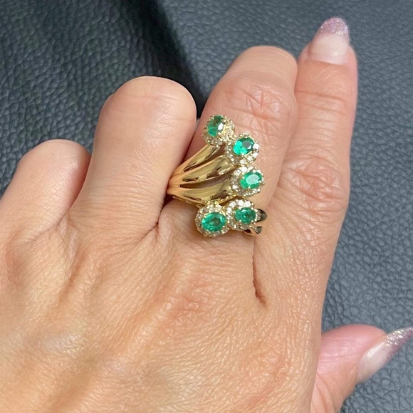 18k Yellow Gold Ring with Emeralds - Picture 5 of 6